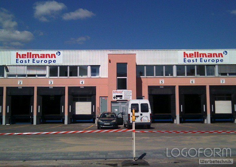 Werbeschild oder Firmenschild umbeschriften oder neu beschriften - Logoform Werbetechnik GmbH in Heusenstamm