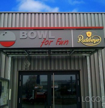 Außenwerbung in Form von Firmenschildern - Logoform Werbetecnhnik GmbH 