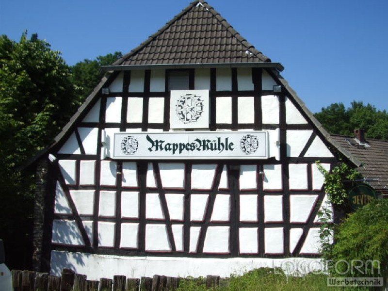 Werbeschild oder Firmenschild umbeschriften oder neu beschriften - Logoform Werbetechnik GmbH in Heusenstamm