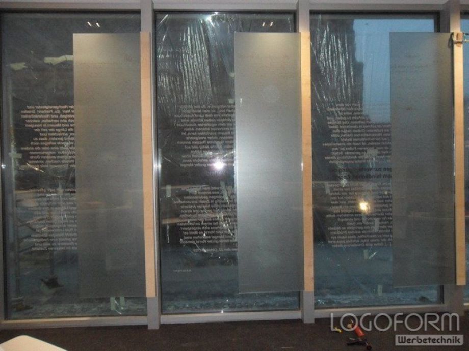 Sicherheitsfolie zur nachträglichen Ausrüstung von Glasflächen - Logoform Werbetechnik GmbH Heusenstamm