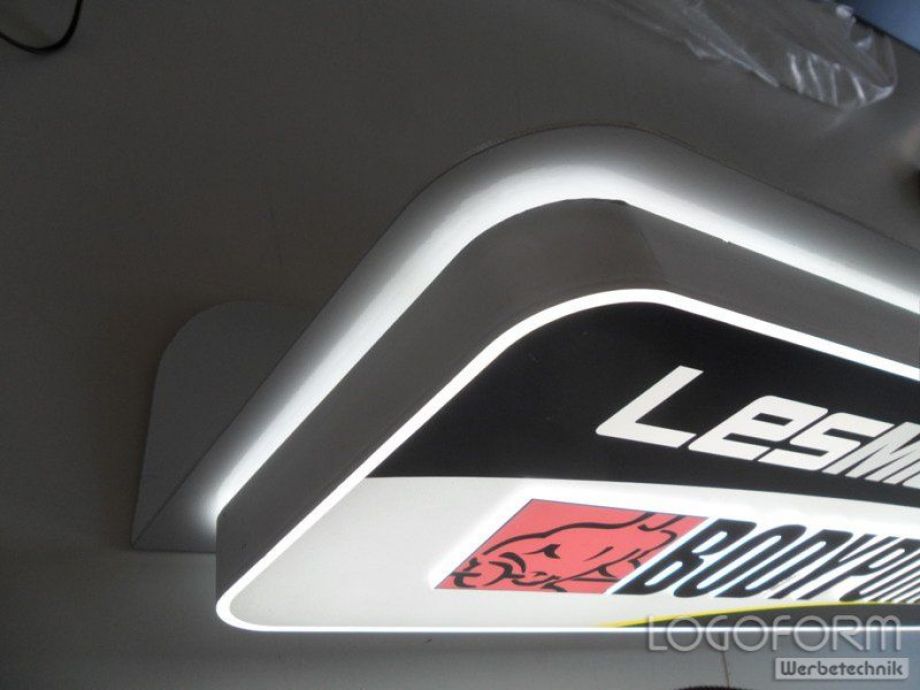 Lichtwerbung mit Lichwerbeanlagen - Logoform Werbetecnhnik GmbH Heusenstamm